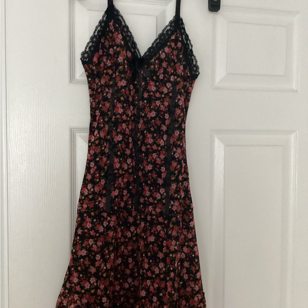 Floral beach dress black & red